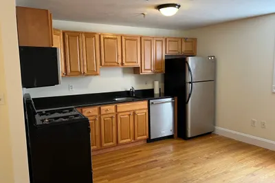 144 Washington St #3 1