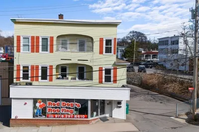 216 Daniels St 1