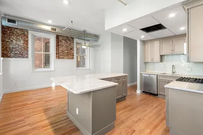 62 Washington St #5