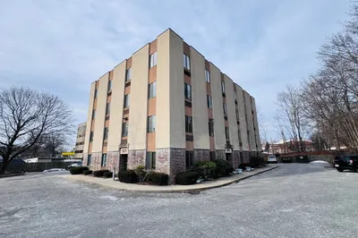 1071 Worcester Rd #4 1