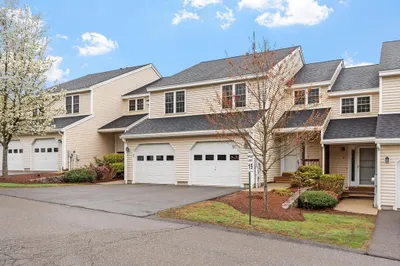 33 Green Briar Rd #33 1