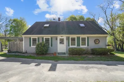 142 Peck St 1