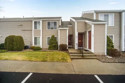 30 Nassau Dr #30
