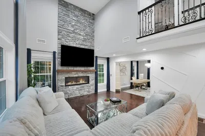 47 Devol Ave 1