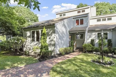 33 Monadnock Dr #33