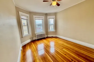 25 Rowell St #2