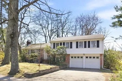 77 Booth Rd