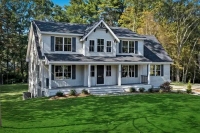 8 Mansion Drive 1
