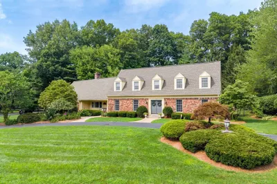 115 Williamsburg Dr 1
