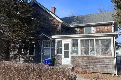 24 Leroy St