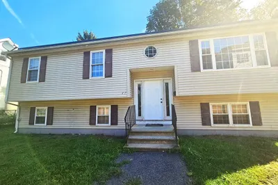 17 Baxendale Ave