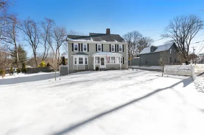 262 Main St 1