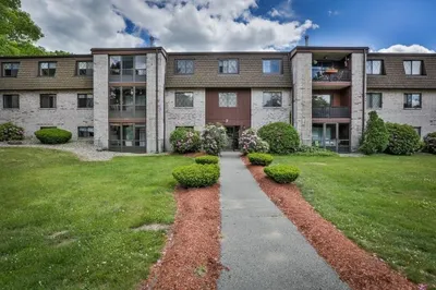 2 Greenbriar Drive #206 1