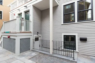 23 Grant St #1