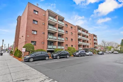 881 Broadway #32