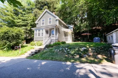 78 Riverview St