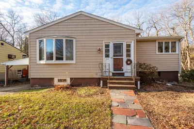 24 Nancy Rd