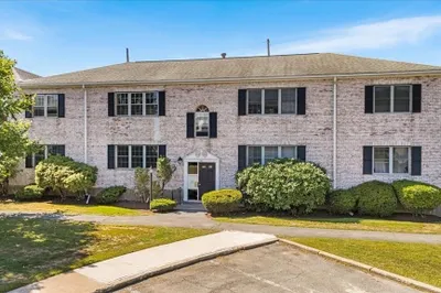 30 Lake Shore Ct #1 1