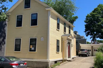 5 Daniels St