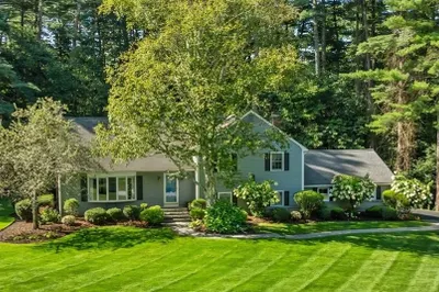 9 Lands End Ln 1
