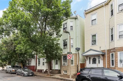 160 Putnam St