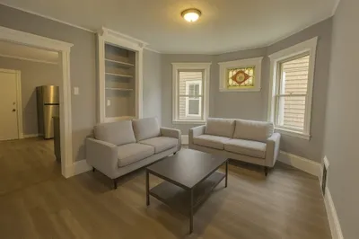18 Chase Street #1