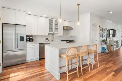 17 Roseclair St #4