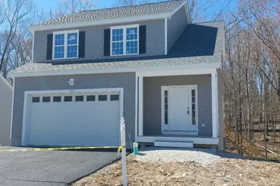 22B Crownshield St #22B 1