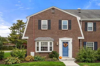 4 Jennifer Ln #4 1