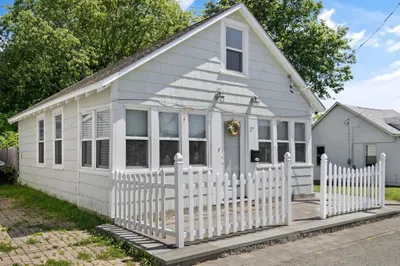 27 Hillside Ave