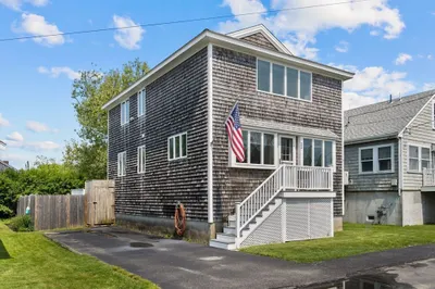 22 Roosevelt Rd 1