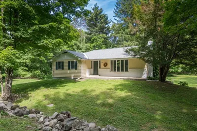9 Long Hill Rd