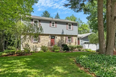 10 Hickory Dr 1