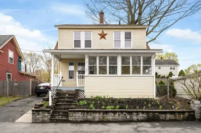 82 Sylvester St