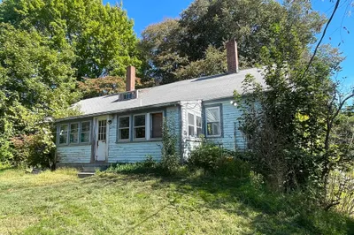 246 Everett Street 1