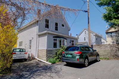 20 Hanson Avenue
