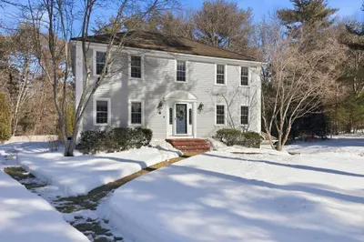 11 Simmons Dr 1