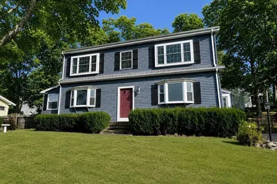 24 Ewell Ave #24 1