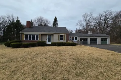 44 Floral Ave