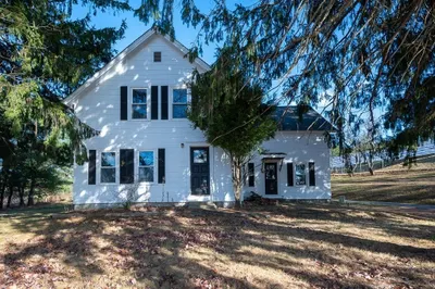 142 Brookfield Rd 1