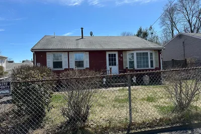 76 Foster St 1