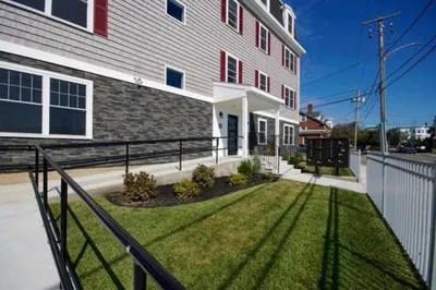 693 Western Ave #400 1