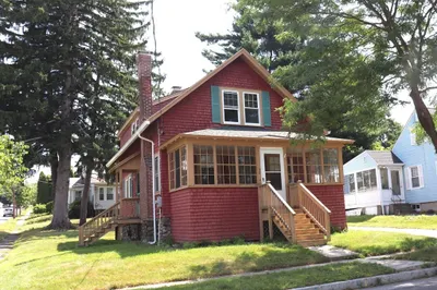 48 Granville Ave