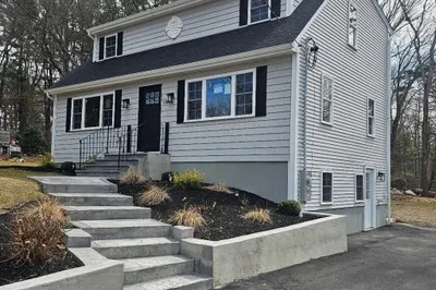 1094 Glebe St 1