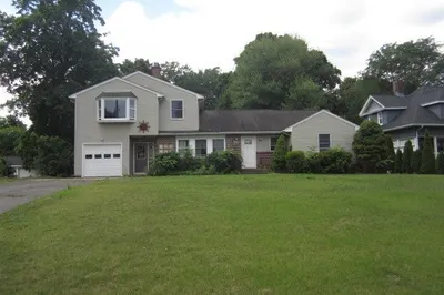 85 Maple Rd 1