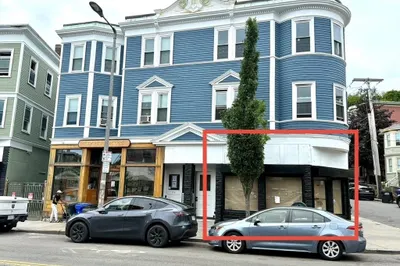 376 Centre St