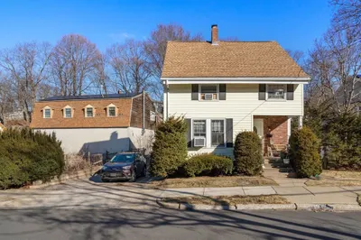 93 Thurston Road