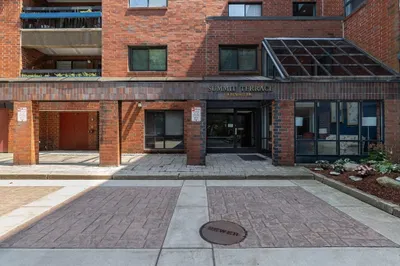 4 Summit Drive #414