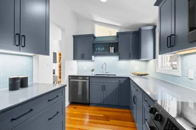 4 Centre St #4