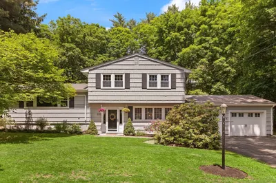 220 Old Lancaster Rd 1